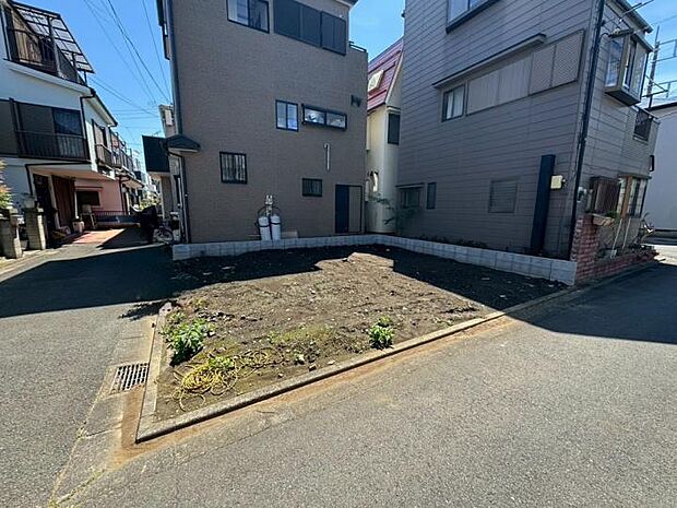 【【現地写真】】最寄りの「鶴瀬」駅まで徒歩12分と、通勤通学にゆとりが生まれる駅徒歩圏。毎日のスマートな通勤はもちろん、休日のお出かけもフットワーク軽く楽しめる、利便性の高い立地です。(2026年6月撮影)