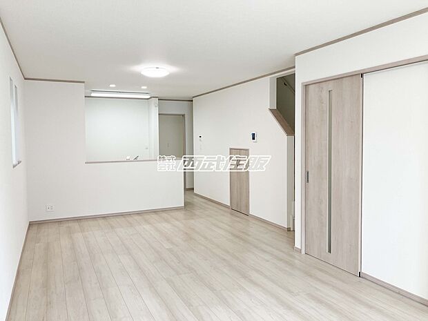 【リビング】インテリアの映える広々としたリビング。