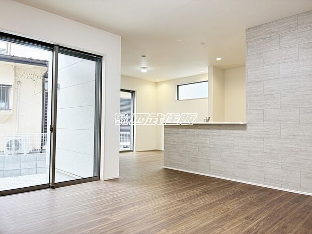 【リビング】インテリアの映える広々としたリビング。