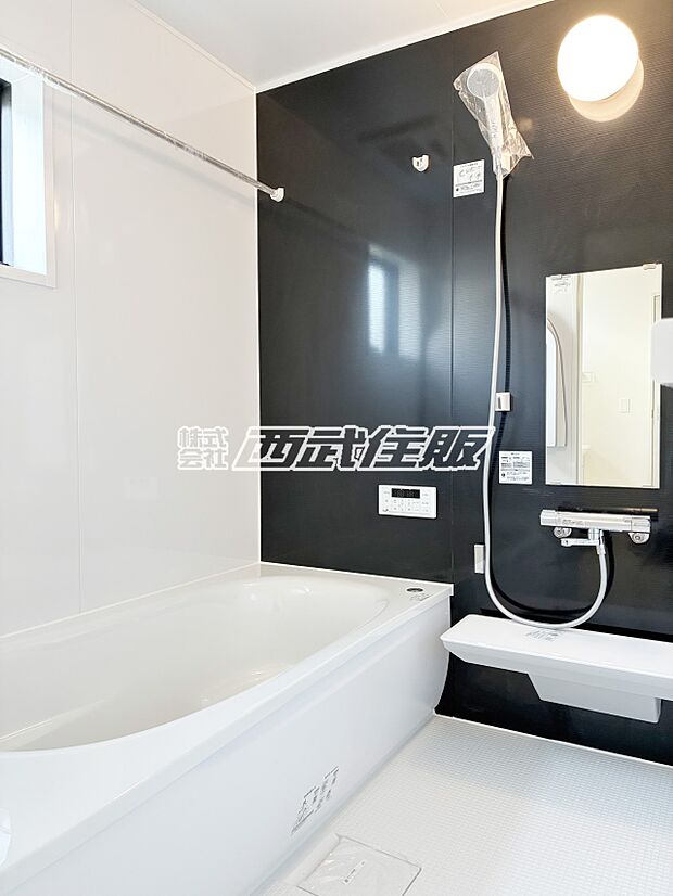 【バスルーム】 落ち着いたお色が素敵なバスルームです。