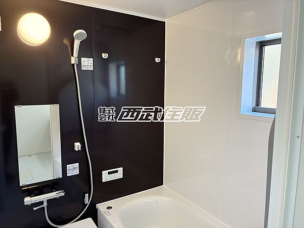 【バスルーム】 落ち着いたお色が素敵なバスルームです。