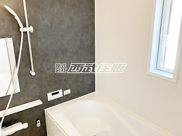 【バスルーム】 落ち着いたお色が素敵なバスルームです。同仕様写真