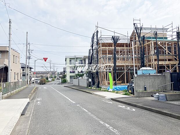 【販売現地】ゆったりとした道路です。2026年7月16日撮影