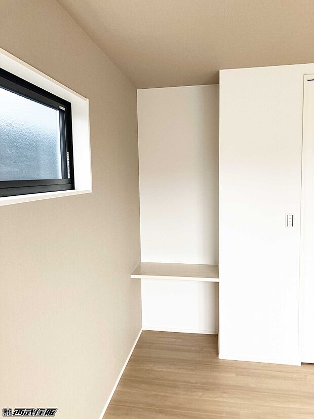 【洋室】【2階・洋室】カウンタースペースではテレワークも熟せちゃいますね！