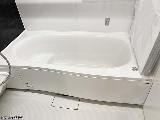 【浴室】【バスルーム】家事で疲れたママもゆったりと足を伸ばせる広さです。同仕様写真