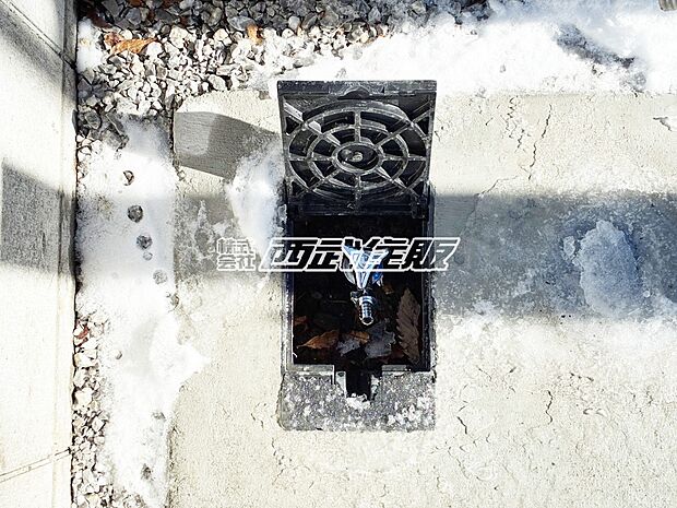 【その他現地】【散水栓】お外に散水栓があるのでお庭のお手入れや洗車が出来ますね!