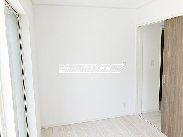 【洋室】【1階・洋室】リビングと隣接しています。同仕様写真