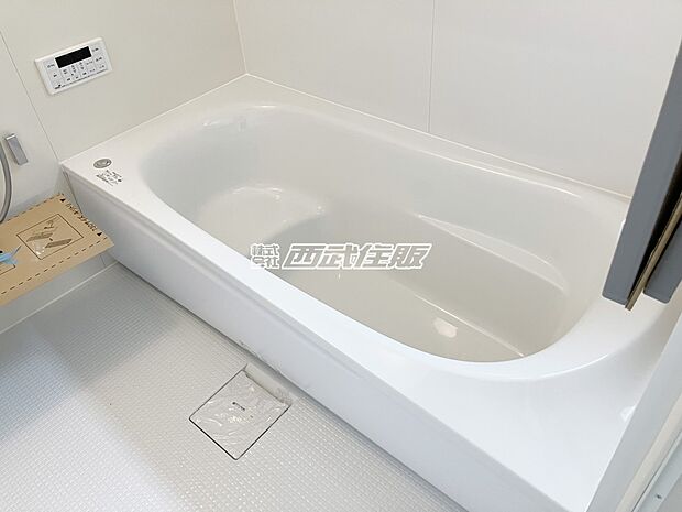 【非公開】【ユニットバス】半身浴もできる大きなバスタブで疲れを癒して下さい。