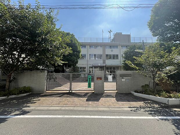 中野区立南中野中学校（約328m）