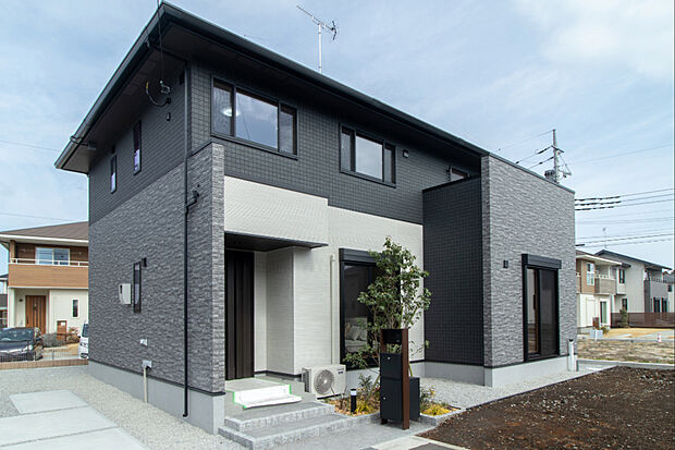【外観】No.3　落ち着いた高級感のある外観です。