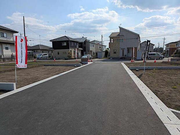 【前面道路含む現地写真】前面道路は6mあります。