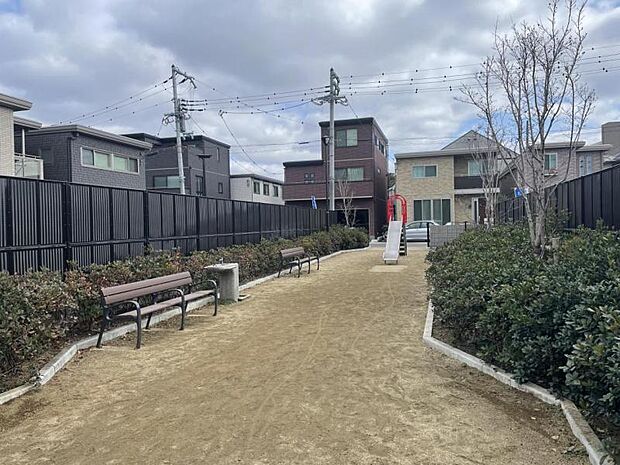 分譲地内公園（2024年2月撮影）