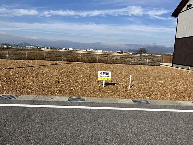 【レイクタウン祇園15期】4号地 南側道路で日当たりが良いです。(2024.1撮影)