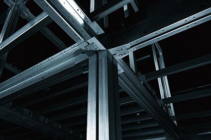 【強靭なベタ基礎で建物を面で支える】