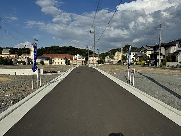 【B-25前面道路】B-25前面道路(2024年9月撮影)