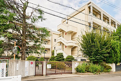 長岡京市立長岡第三中学校 136m(17分)