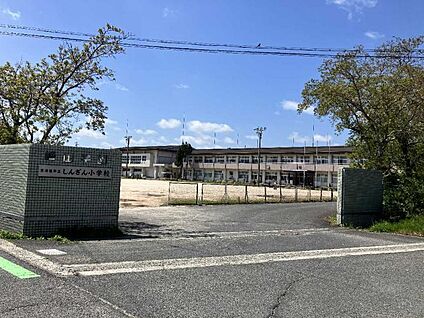 京丹後市立しんざん小学校  1460m(-)