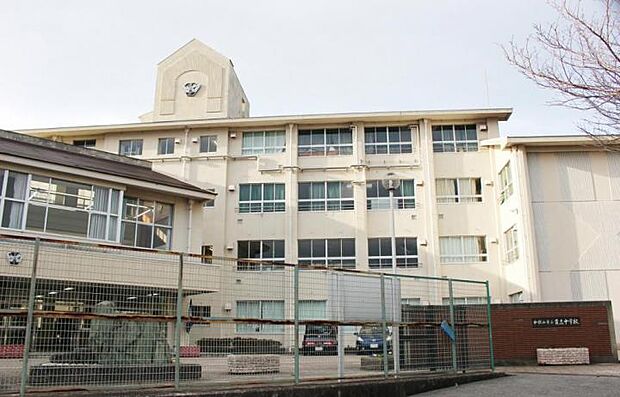 市立貴志中学校(約2,900m)