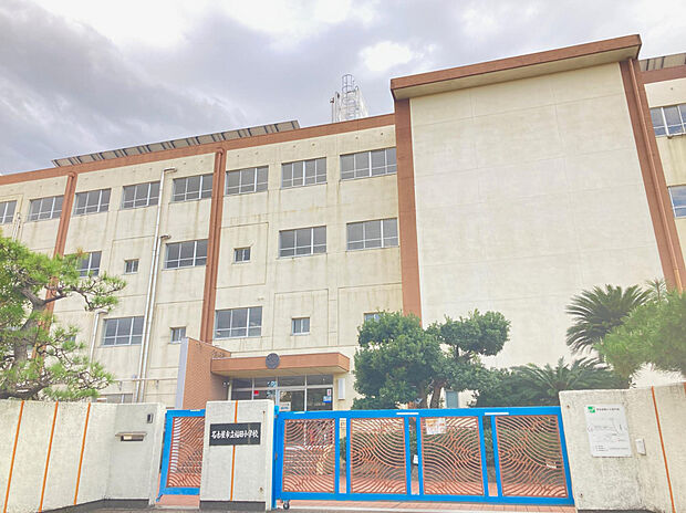 福田小学校（約1,000m）