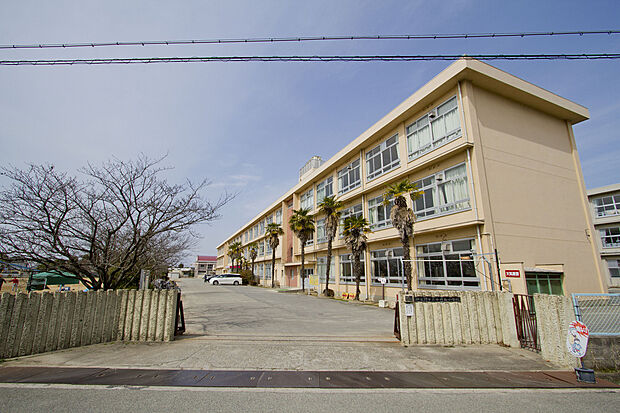 平岡南小学校