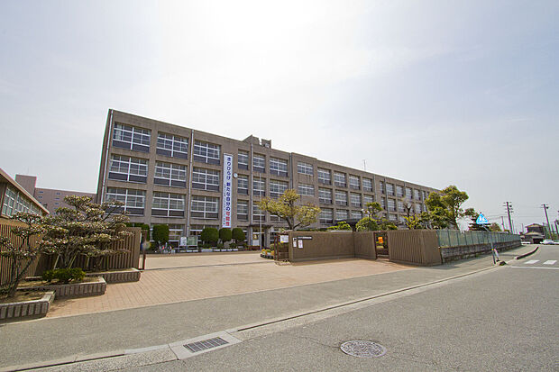 平岡南中学校
