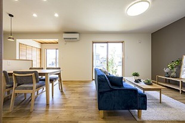 【No.53】キッチン横にワークスペースを設けたプラン。在宅ワークはもちろん、趣味のスペースやお子様の勉強スペースとしても使えます。