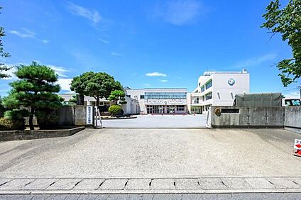 広瀬小学校 50m ～180ｍ(徒歩1分)