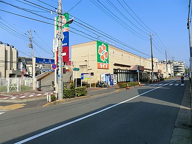 ライフ中野新井店まで728m