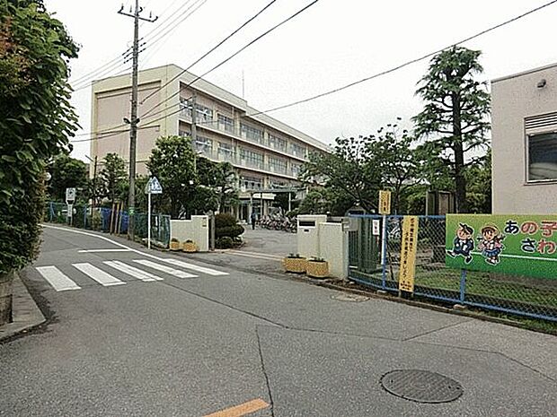 柏市立旭小学校まで620m
