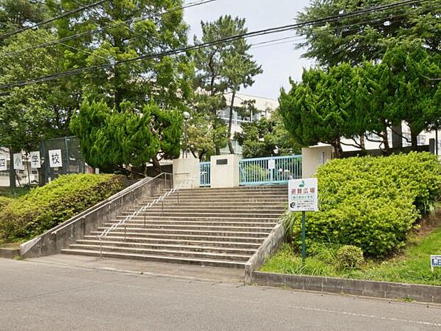 町田市立鶴川第四小学校まで376m