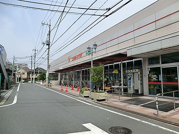 コモディイイダ中村橋店まで793m