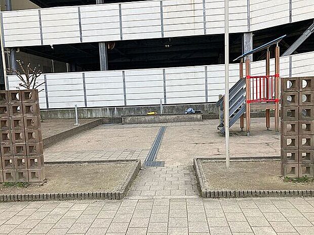 香里南之町第5ちびっこ老人憩いの広場まで1329m