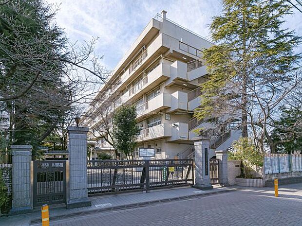 さいたま市立田島中学校まで1550m