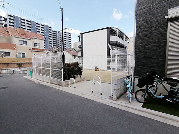 幸町第2ちびっこ老人憩いの広場まで947m