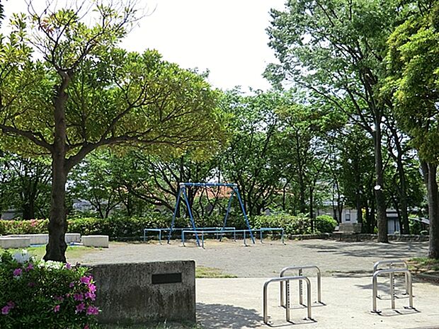 鴨志田第三公園まで765m