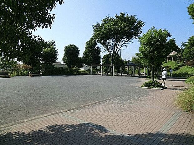 楽老南公園まで1025m