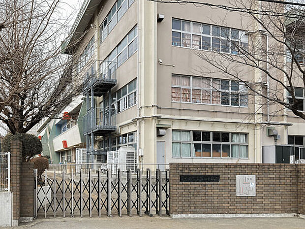 国分寺市立第四中学校まで704m