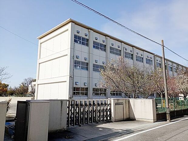 刈谷市立かりがね小学校（約840m）