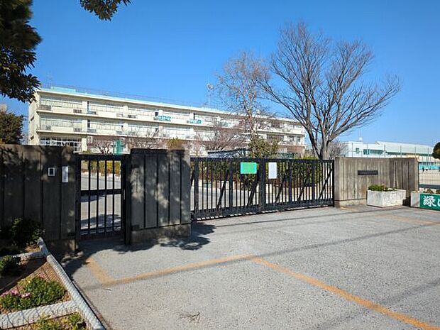 三郷市立鷹野小学校(約1,566m)