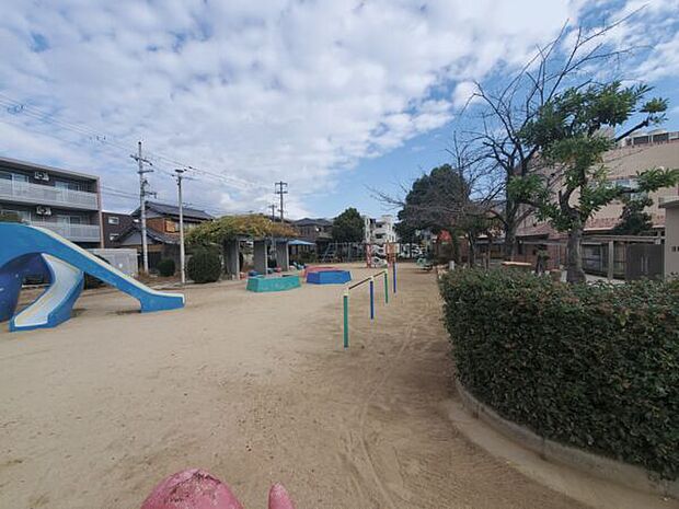 神子ヶ坪公園(約542m)