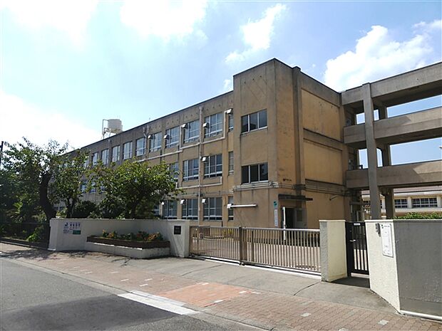 名古屋市立野立小学校（約473m）