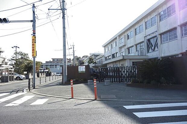 春日市立春日中学校(約144m)