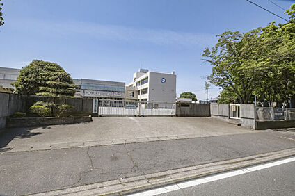 伊勢崎市立広瀬小学校 985m