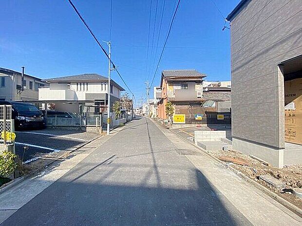 【前面道路】周辺には名城公園(473m)もあるので、休日は公園でリフレッシュするのもいいかもしれません。現地をご覧いただきながら、住まいの夢をお聞かせください。
