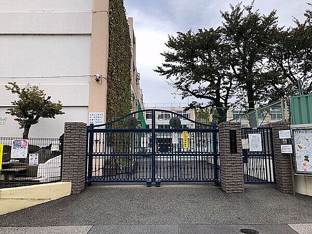 北区立十条小学校(約425m)