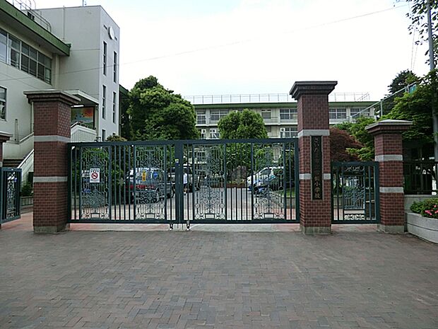 さいたま市立常盤小学校（約505m）