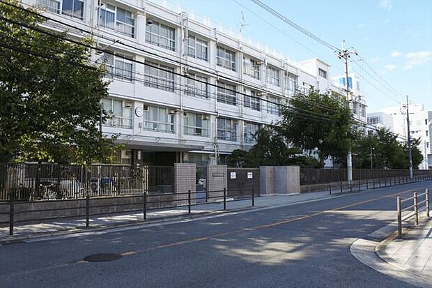 大阪市立中野中学校（約709m）