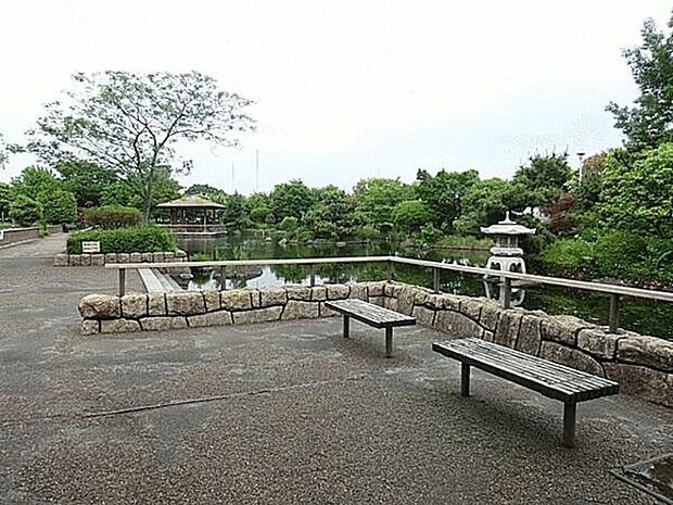 小菅東スポーツ公園（約616m）