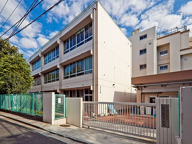 杉並区立富士見丘中学校（約1,177m）