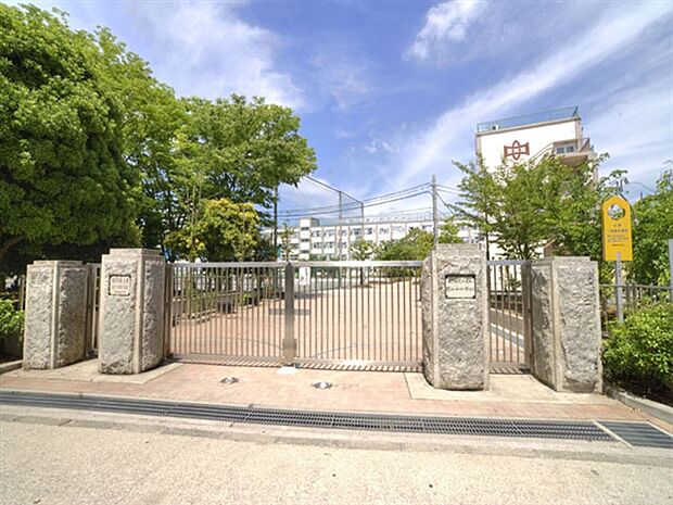 足立区立第十四中学校（約1,426m）